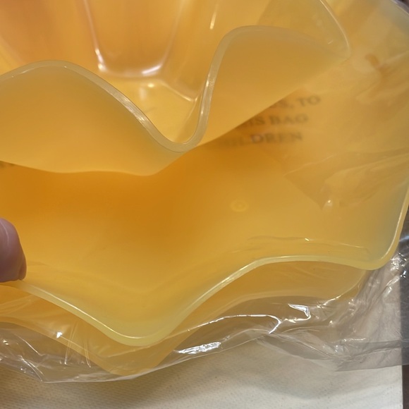 Tupperware whimsical plates & bowls (11) - Picture 3 of 5